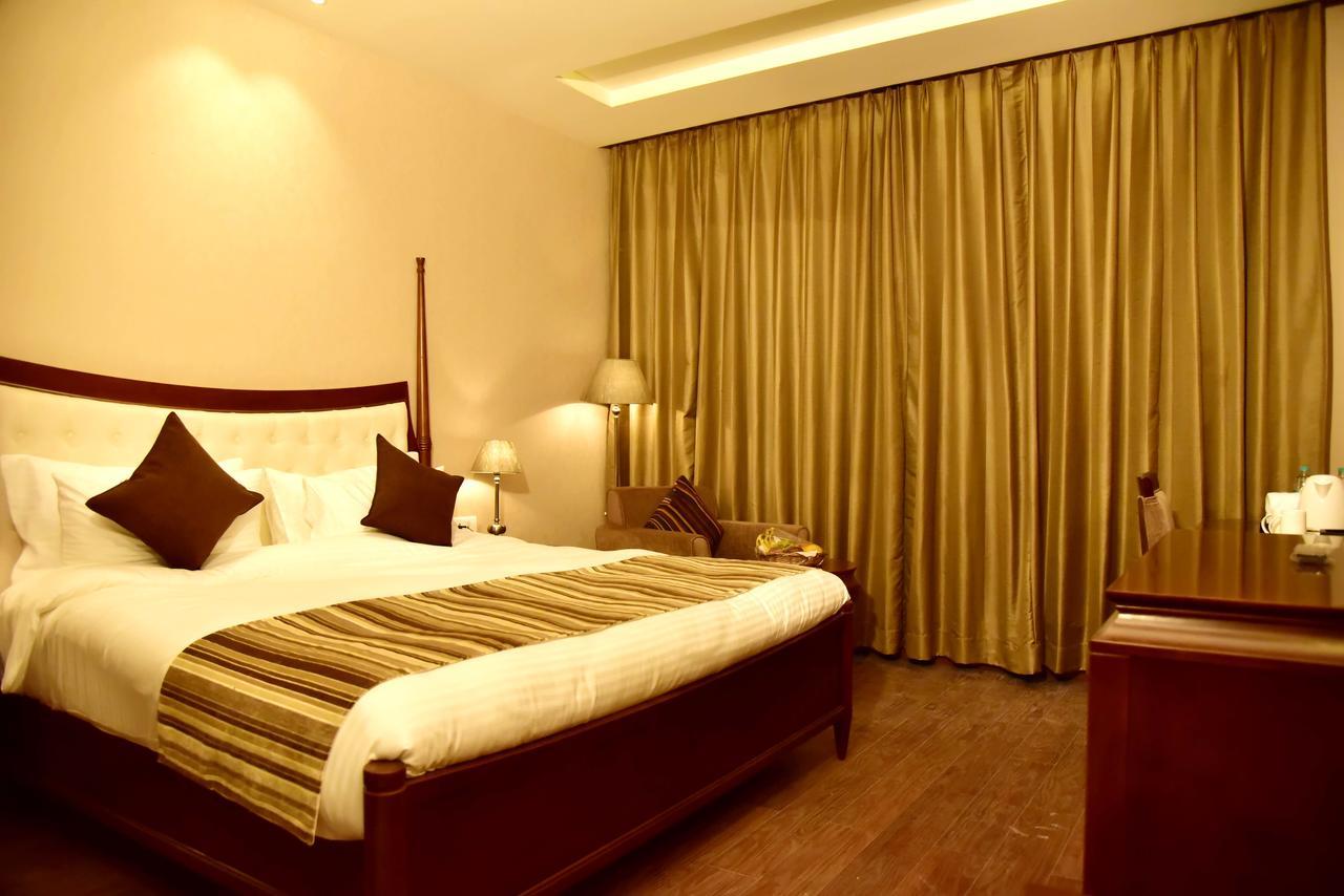 Season Hotel Nainital Εξωτερικό φωτογραφία